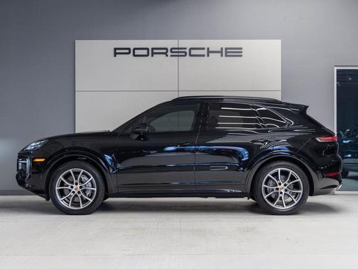 2025 Porsche Cayenne Base