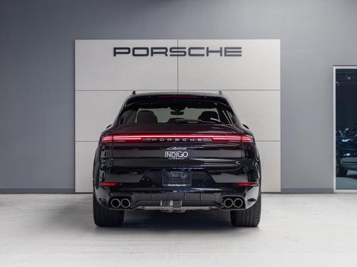 2025 Porsche Cayenne Base