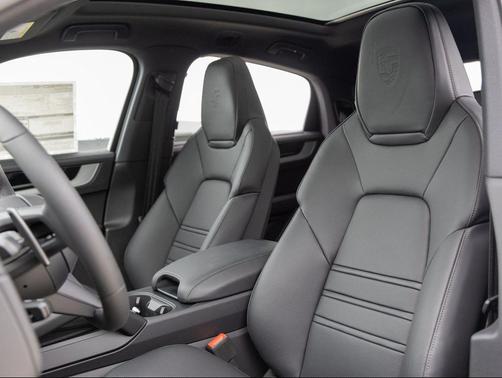 2025 Porsche Cayenne S