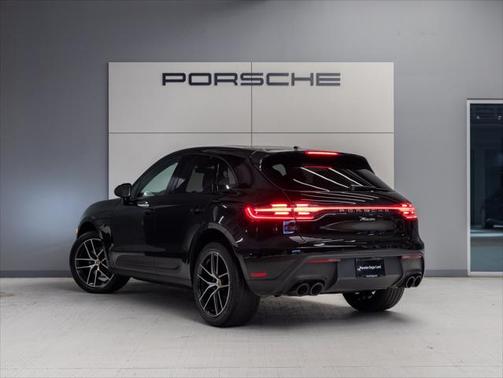 2022 Porsche Macan Base