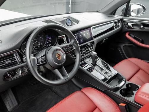 2022 Porsche Macan Base