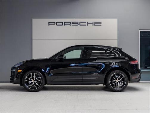 2022 Porsche Macan Base