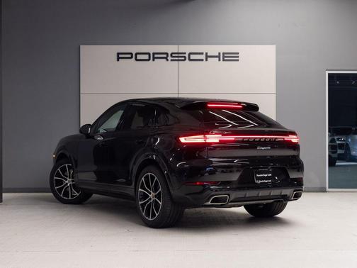 Chromite Black Metallic 2026 Porsche Cayenne Cayenne