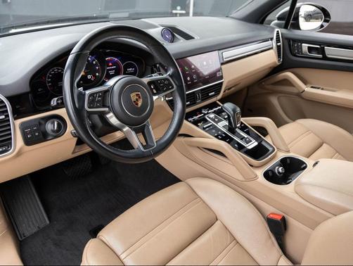 2022 Porsche Cayenne Platinum Edition