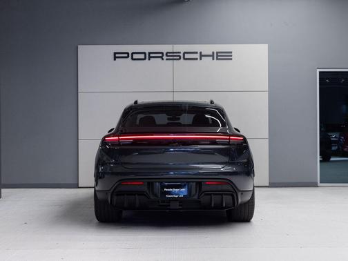 Volcano Grey Metallic 2026 Porsche Macan Macan Electric GTS