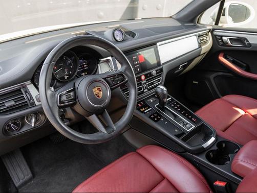 2022 Porsche Macan 