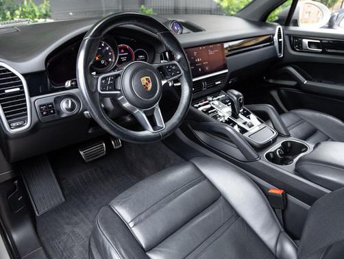 Chalk 2021 Porsche Cayenne S