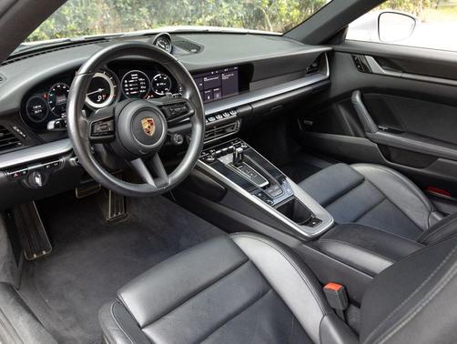 2020 Porsche 911 Carrera