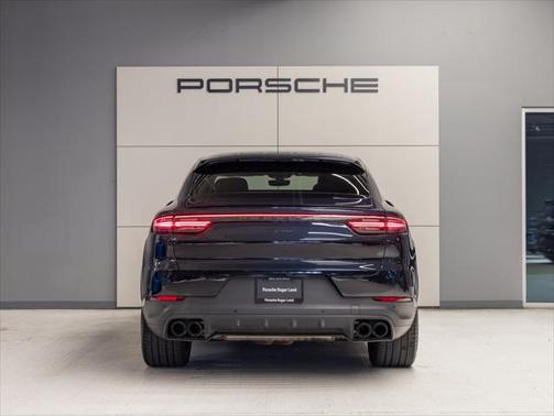 2022 Porsche Cayenne Platinum Edition