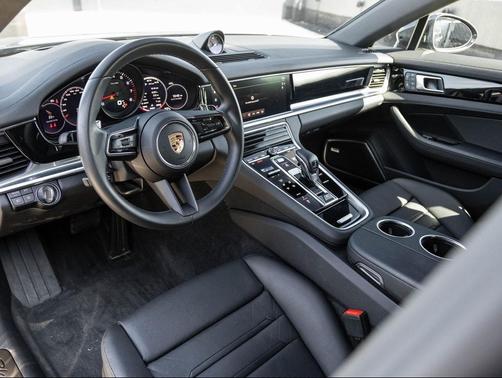 2023 Porsche Panamera 4 Platinum Edition
