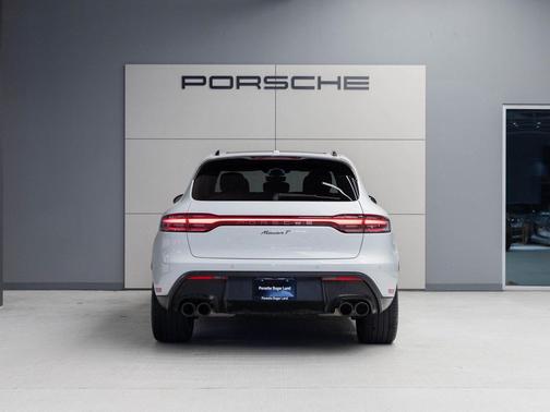 2024 Porsche Macan T