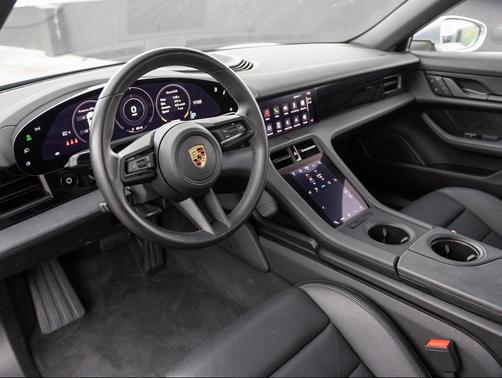 2023 Porsche Taycan