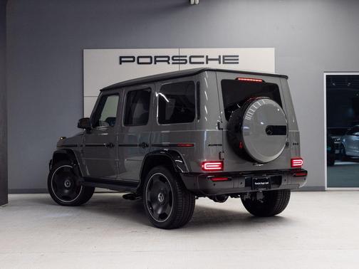 MANUFAKTUR Arabian Grey 2026 Mercedes-Benz AMG G 63 G 63 AMG