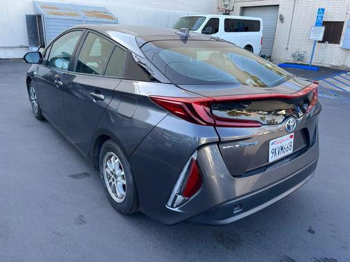2021 Toyota Prius Prime LE