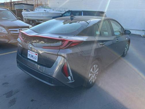 2021 Toyota Prius Prime LE