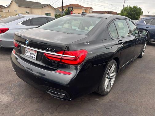 2016 BMW 740 740i Sedan 4D