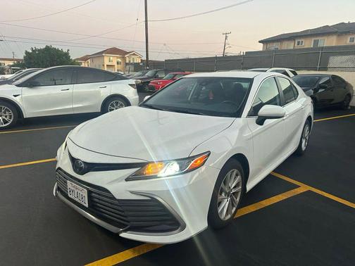 2022 Toyota Camry LE
