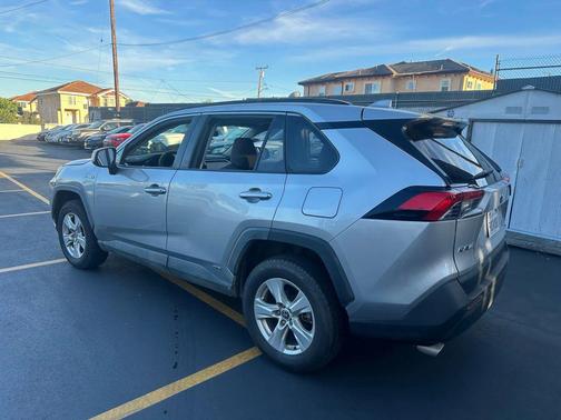 2021 Toyota RAV4 Hybrid XLE