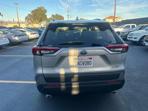 2021 Toyota RAV4 Hybrid XLE