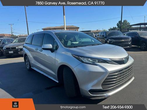 Celestial Silver Metallic 2021 Toyota Sienna LE