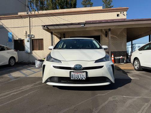 2019 Toyota Prius LE