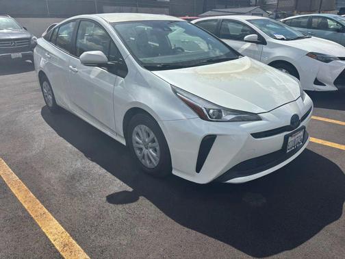 2019 Toyota Prius LE