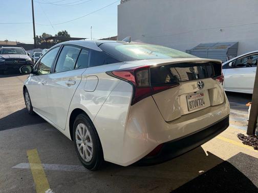 2019 Toyota Prius LE