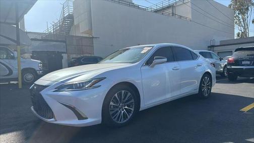 2020 Lexus ES 300h Base