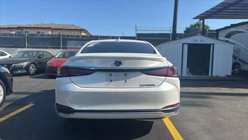 2020 Lexus ES 300h Base