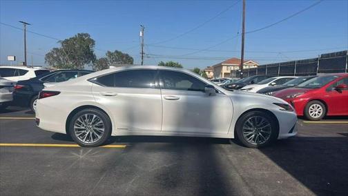 2020 Lexus ES 300h Base