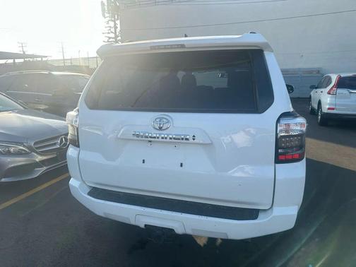 2022 Toyota 4Runner SR5