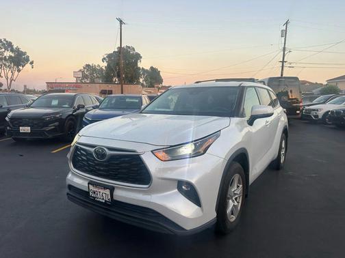 2022 Toyota Highlander LE