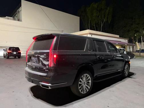 2023 Cadillac Escalade ESV Sport