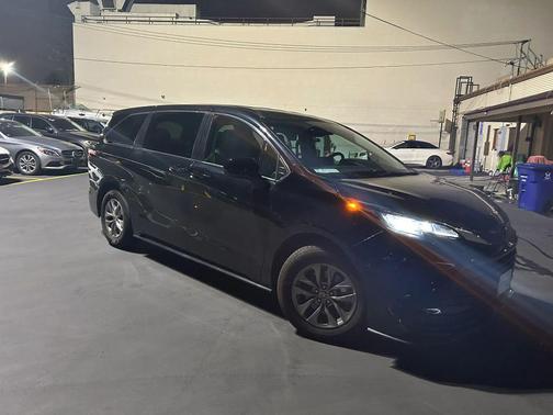 Black 2023 Toyota Sienna LE