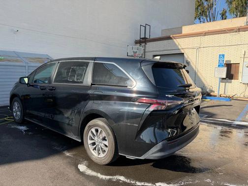 Black 2023 Toyota Sienna LE