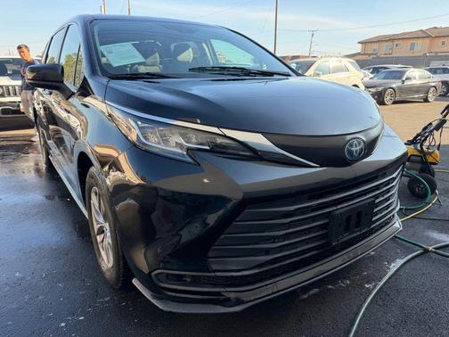Black 2023 Toyota Sienna LE