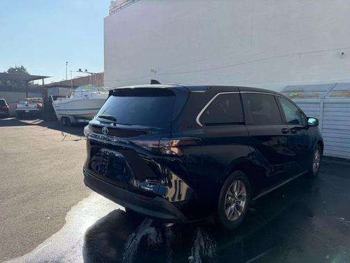 Black 2023 Toyota Sienna LE