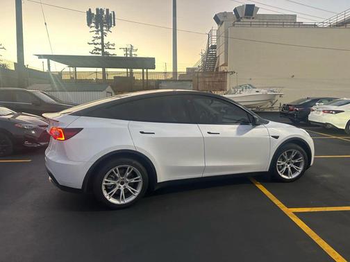 2023 Tesla Model Y Standard Sport Utility 4D