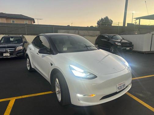 2023 Tesla Model Y Standard Sport Utility 4D