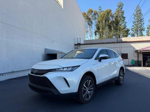 Blizzard Pearl 2021 Toyota Venza LE