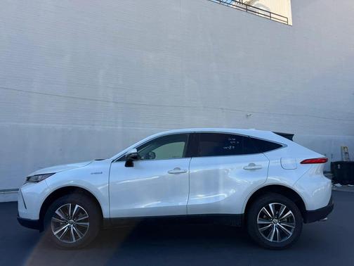 Blizzard Pearl 2021 Toyota Venza LE