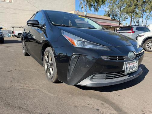 2019 Toyota Prius LE