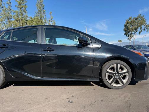 2019 Toyota Prius LE