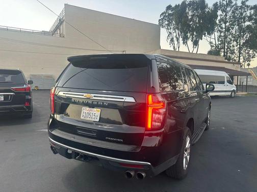 2023 Chevrolet Suburban Premier