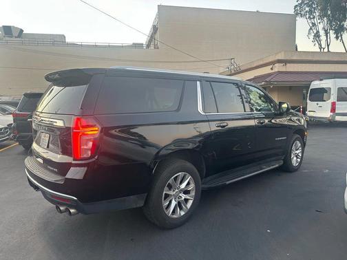 2023 Chevrolet Suburban Premier