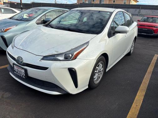 2019 Toyota Prius LE
