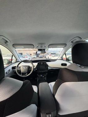 2019 Toyota Prius LE