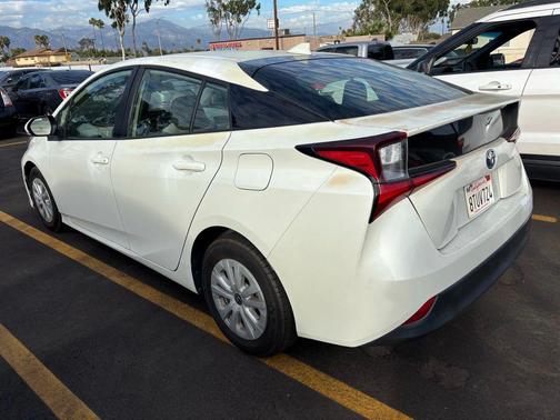 2019 Toyota Prius LE