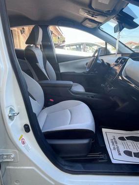 2019 Toyota Prius LE