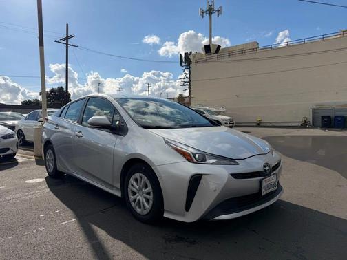 2022 Toyota Prius LE